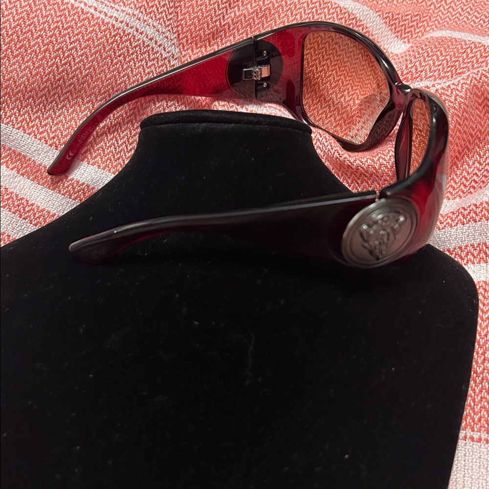 Gucci Red Frame GG Crest Sunglasses-3027/S - Picture 3 of 7